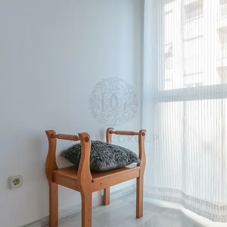 Sea Views Apartment *